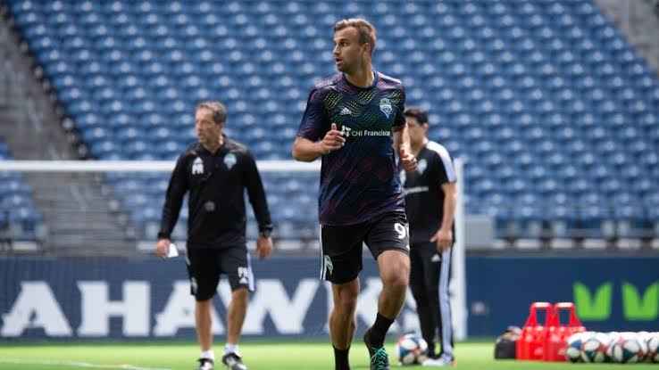 Image - Justin Dhillon with his teammates on the pitch. Image - Justin Dhillon with his teammates on the pitch.